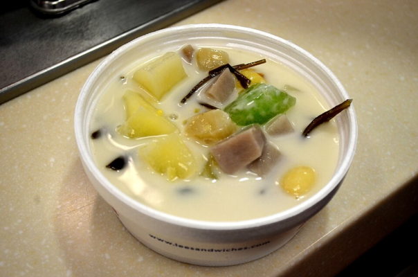 Vietnamese Sweet Dessert Soup