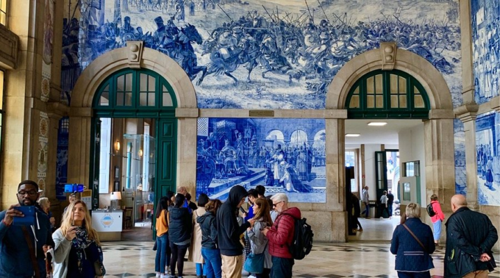 See São Bento Station